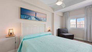 Strykjärn/strykbräda, wi-fi och sängkläder