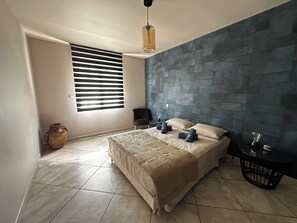 Ferros/tábuas de passar roupa, Wi-Fi de cortesia, roupa de cama