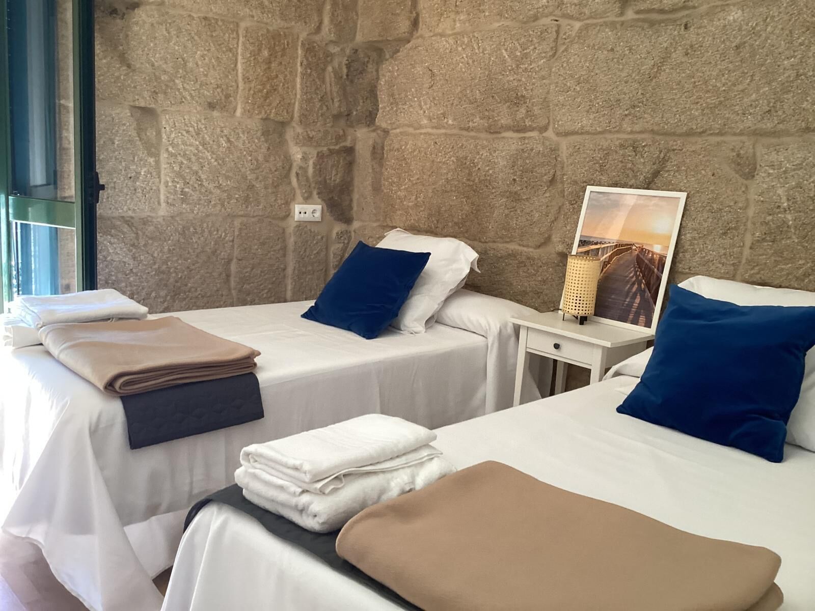 3 chambres, fer et planche à repasser, Wi-Fi gratuit, draps fournis