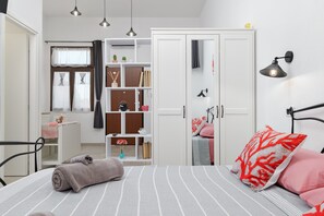 Iron/ironing board, WiFi, bed sheets - Apartment 'Corallo' with Wi-Fi and Air Conditioning (Olbia)