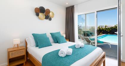 'Ereza Villas Royal Deluxe Hoopoe- 9' with Mountain View, Wi-Fi and Air Conditioning