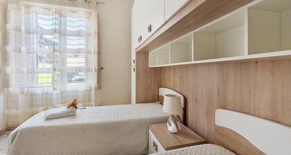 ‘Makari’ Apartment with Sea View and Wi-Fi