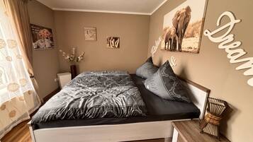Iron/ironing board, WiFi, bed sheets