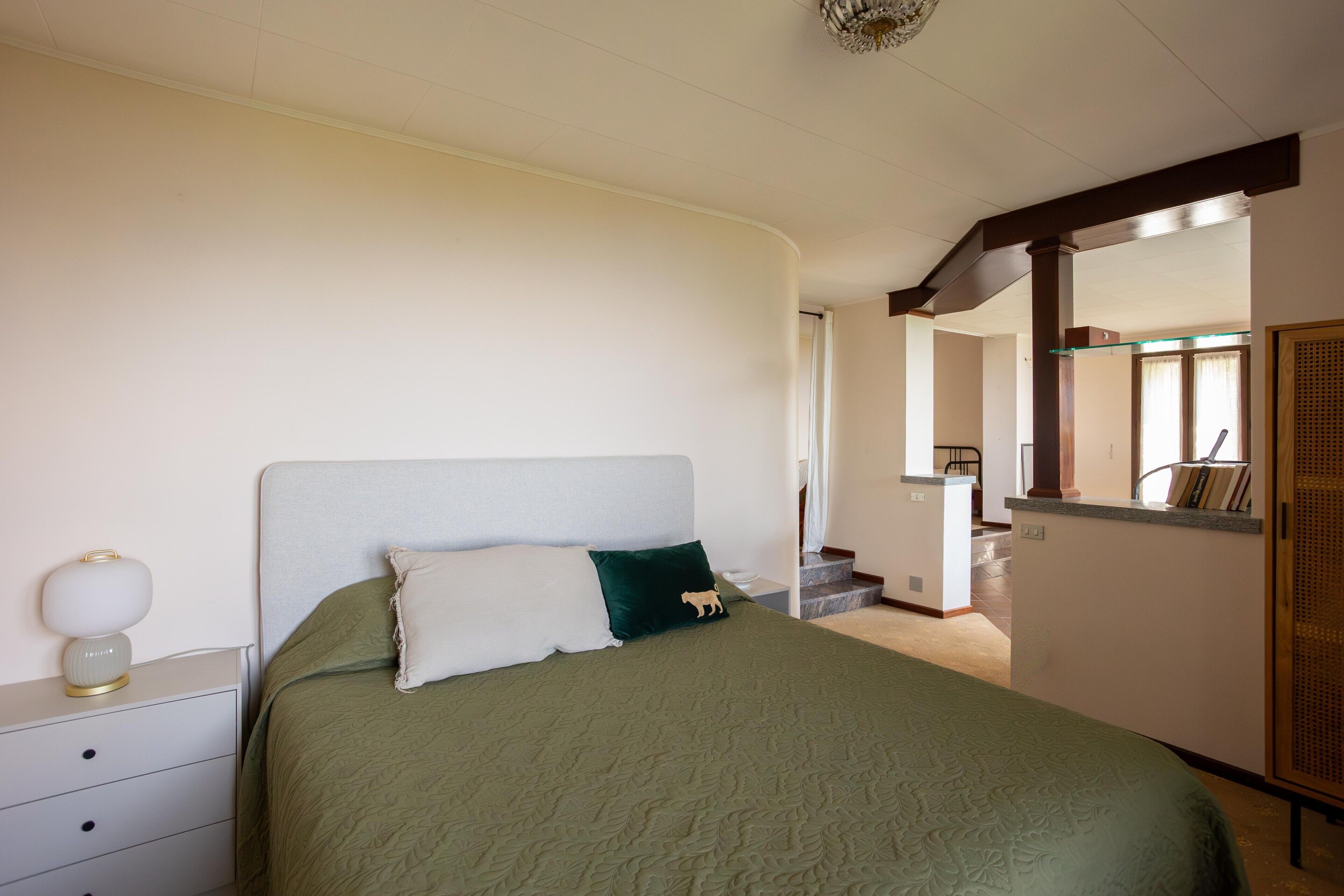WiFi, bed sheets