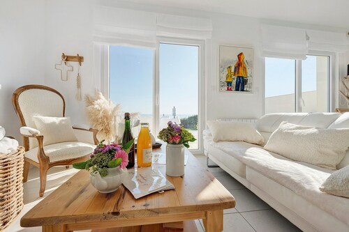 Gite Ty Armor – 200 m from the Beach, Sea View, Up to 6 Guests