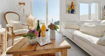Gite Ty Armor – 200 m from the Beach, Sea View, Up to 6 Guests