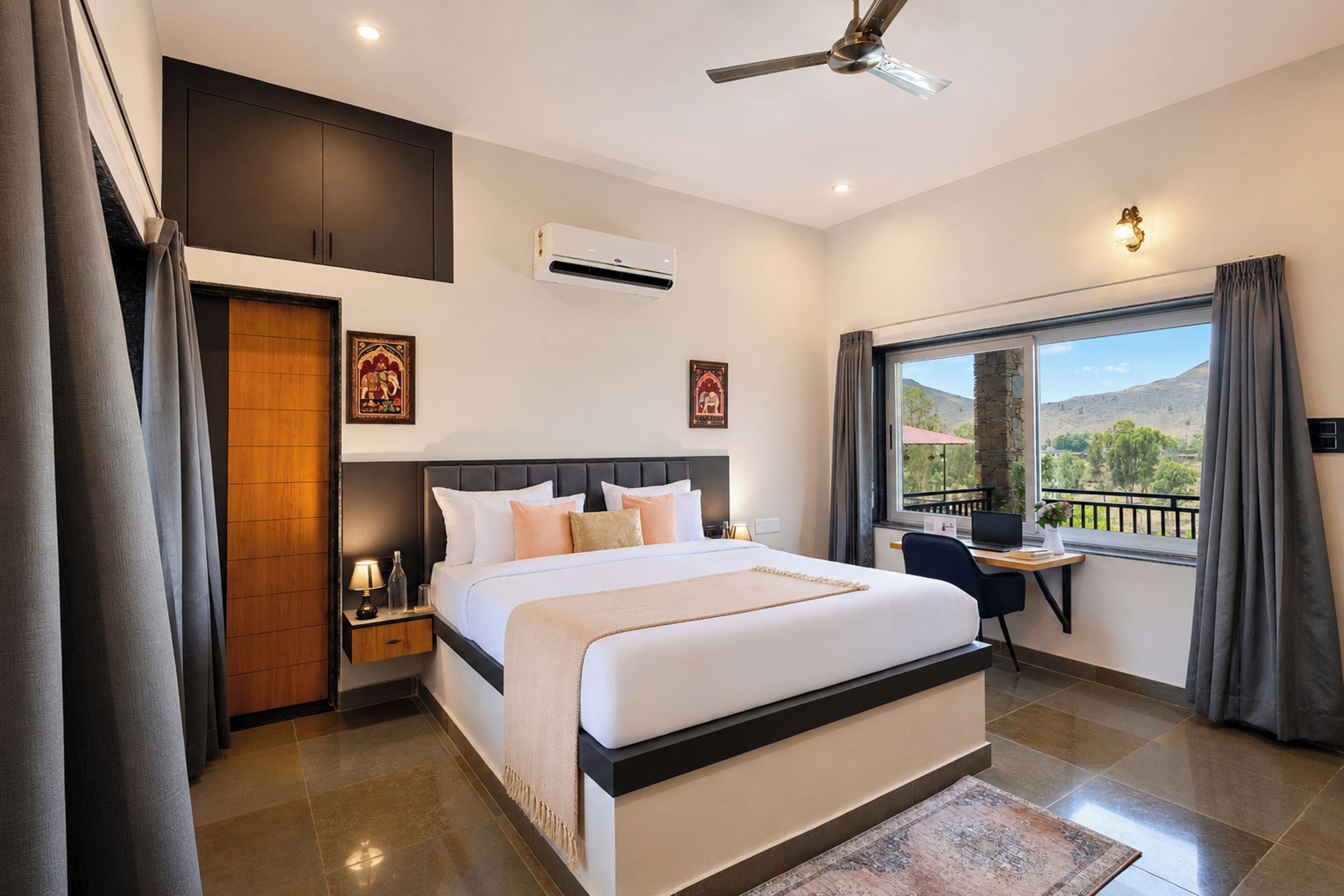 Deluxe Villa | Iron/ironing board, free WiFi