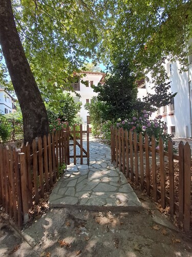 Paradise in Ai Giannis Apartment with Sea View, Wi-Fi, and Air Conditioning
