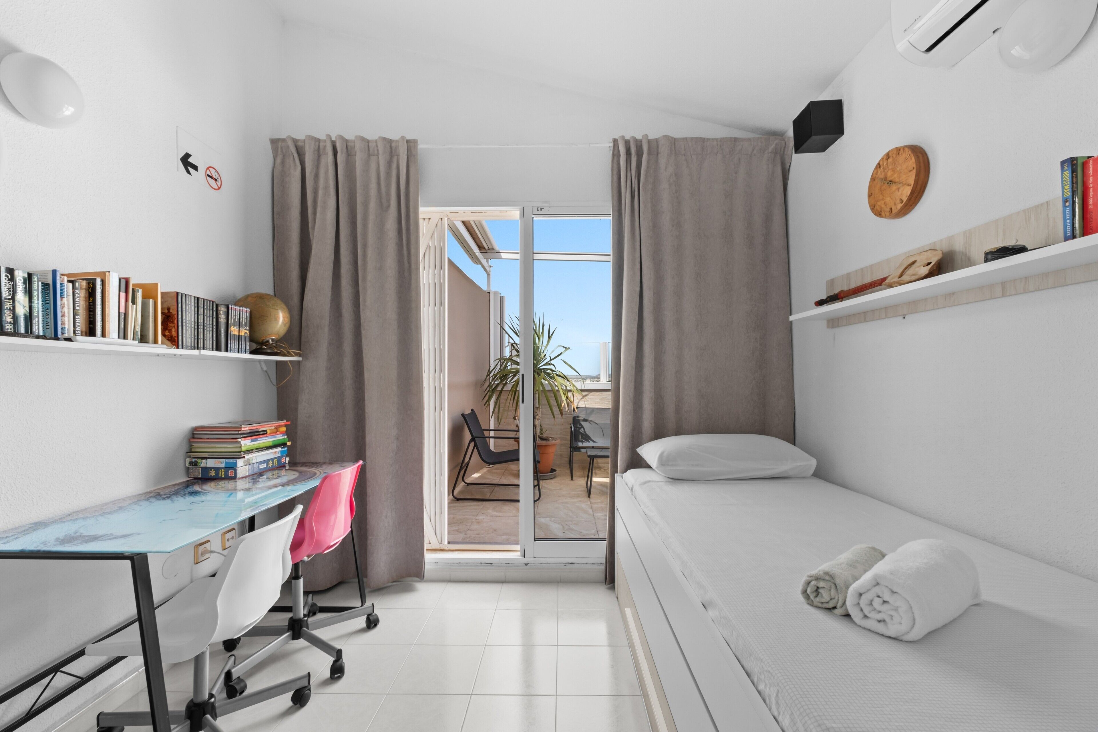 Ferros/tábuas de passar roupa, Wi-Fi, roupa de cama