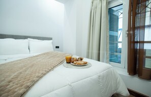 Basic Double Room, Balcony | Desk, laptop workspace, blackout drapes, iron/ironing board - Klitiou 7 Boutique Hotel (Athina)