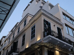 A multi-story building with balconies and large windows. -  Klitiou 7 Boutique Hotel (Athens)