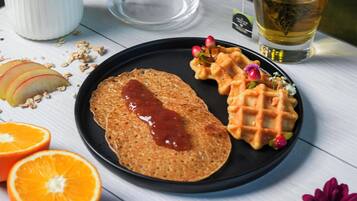 Petit déjeuner buffet servi tous les jours en supplément