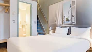 Habitación cuádruple, para no fumadores | Wifi gratis y ropa de cama