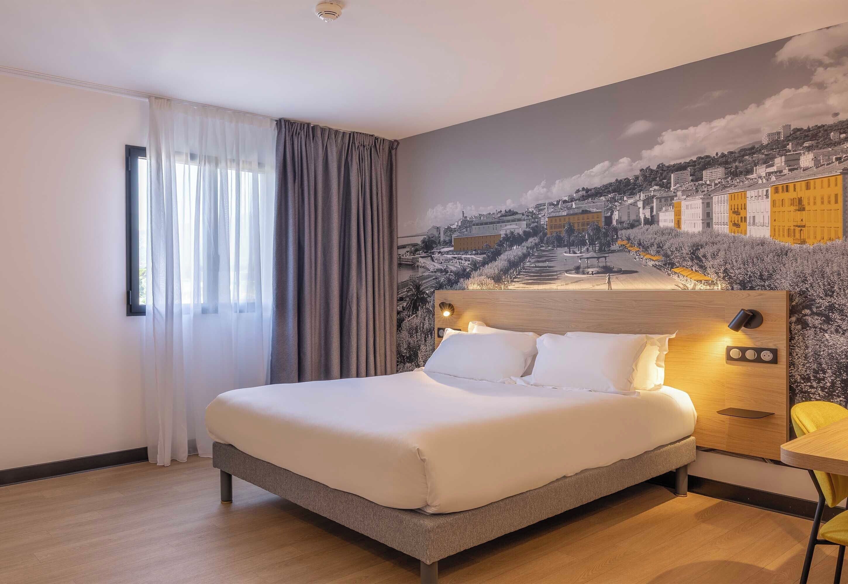WiFi (free), bed sheets