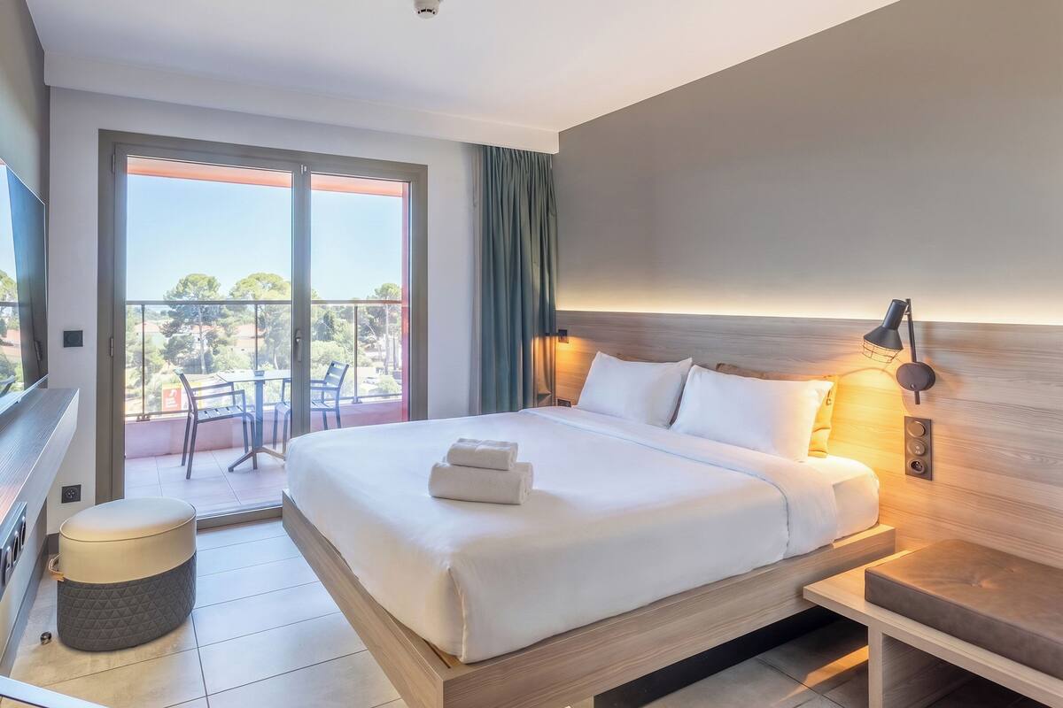 Wifi gratis y ropa de cama