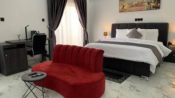 5 habitaciones, escritorio, tabla de planchar con plancha y wifi gratis