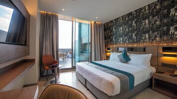Desk, free WiFi, bed sheets