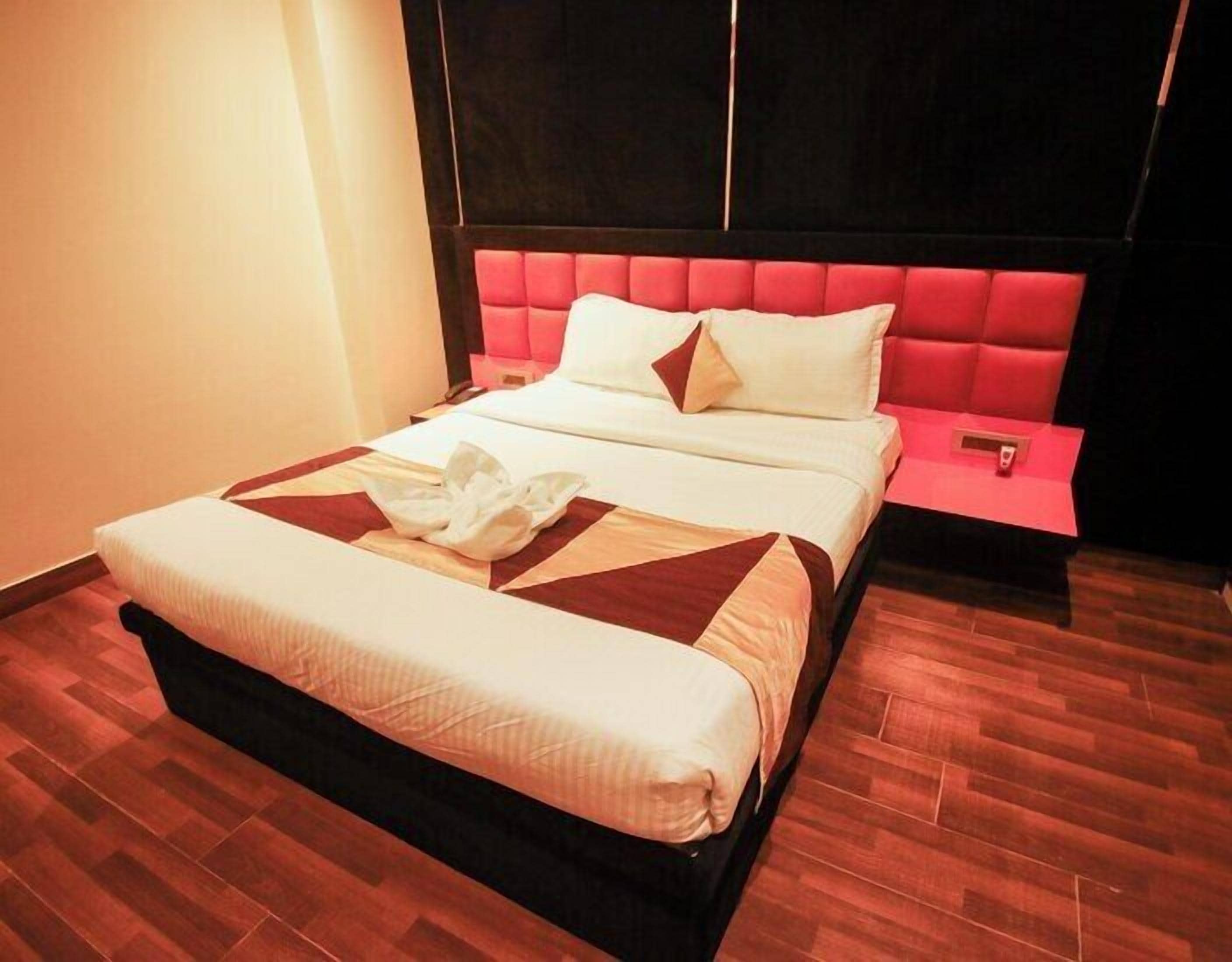 Pavilion Room, Non Smoking, City View  | Premium bedding, desk, laptop workspace, blackout curtains