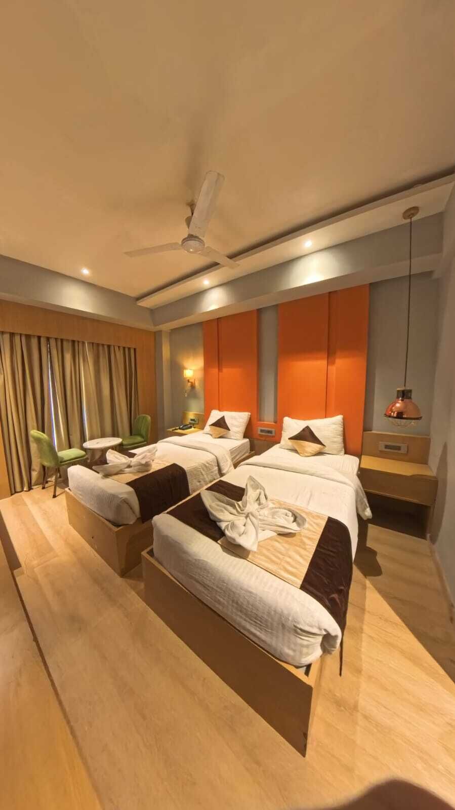 Ropa de cama de alta calidad y escritorio 