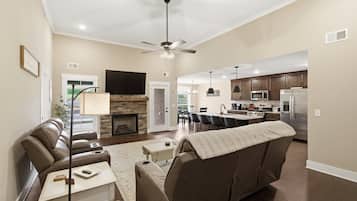 House, 3 Bedrooms | Living area | Smart TV, streaming services