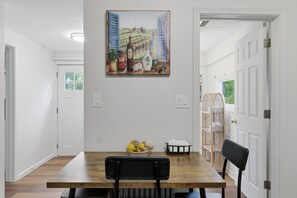 บ้านพัก, 4 ห้องนอน | ร้านอาหาร