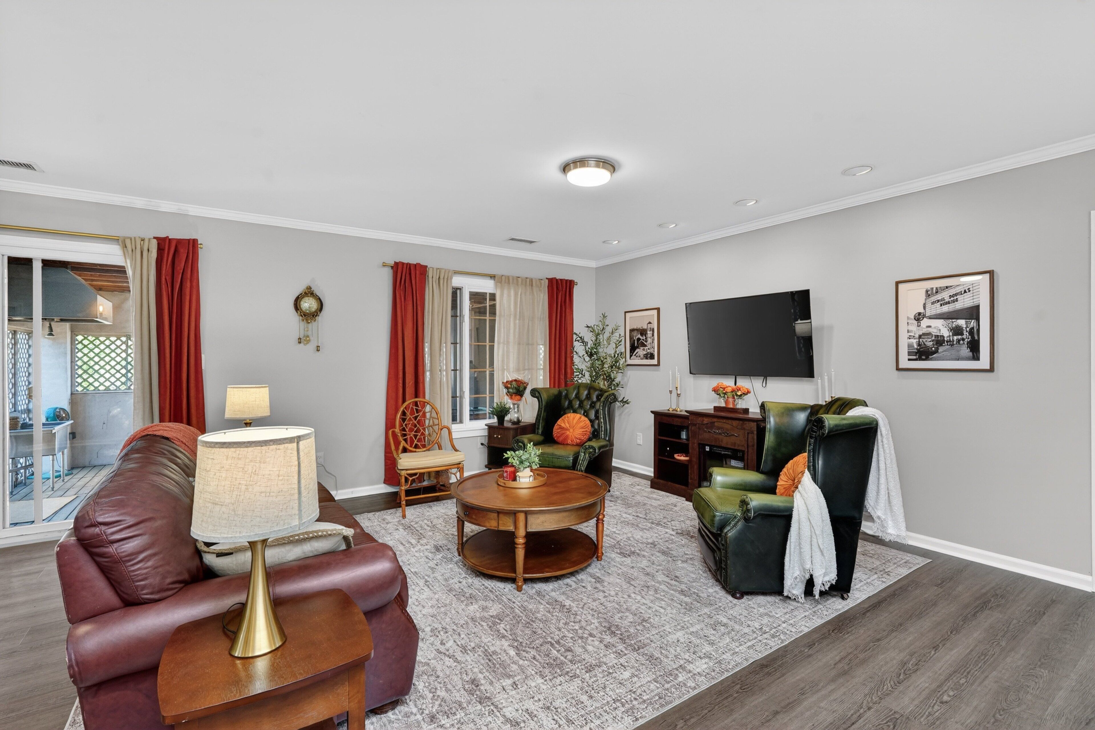 Condo, 3 Bedrooms | Living area | Smart TV, streaming services