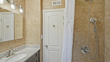 Cottage, 2 Bedrooms | Bathroom