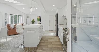 Modern Hampton Bays Cottage Near Beaches & Town 2 Bedroom Cottage