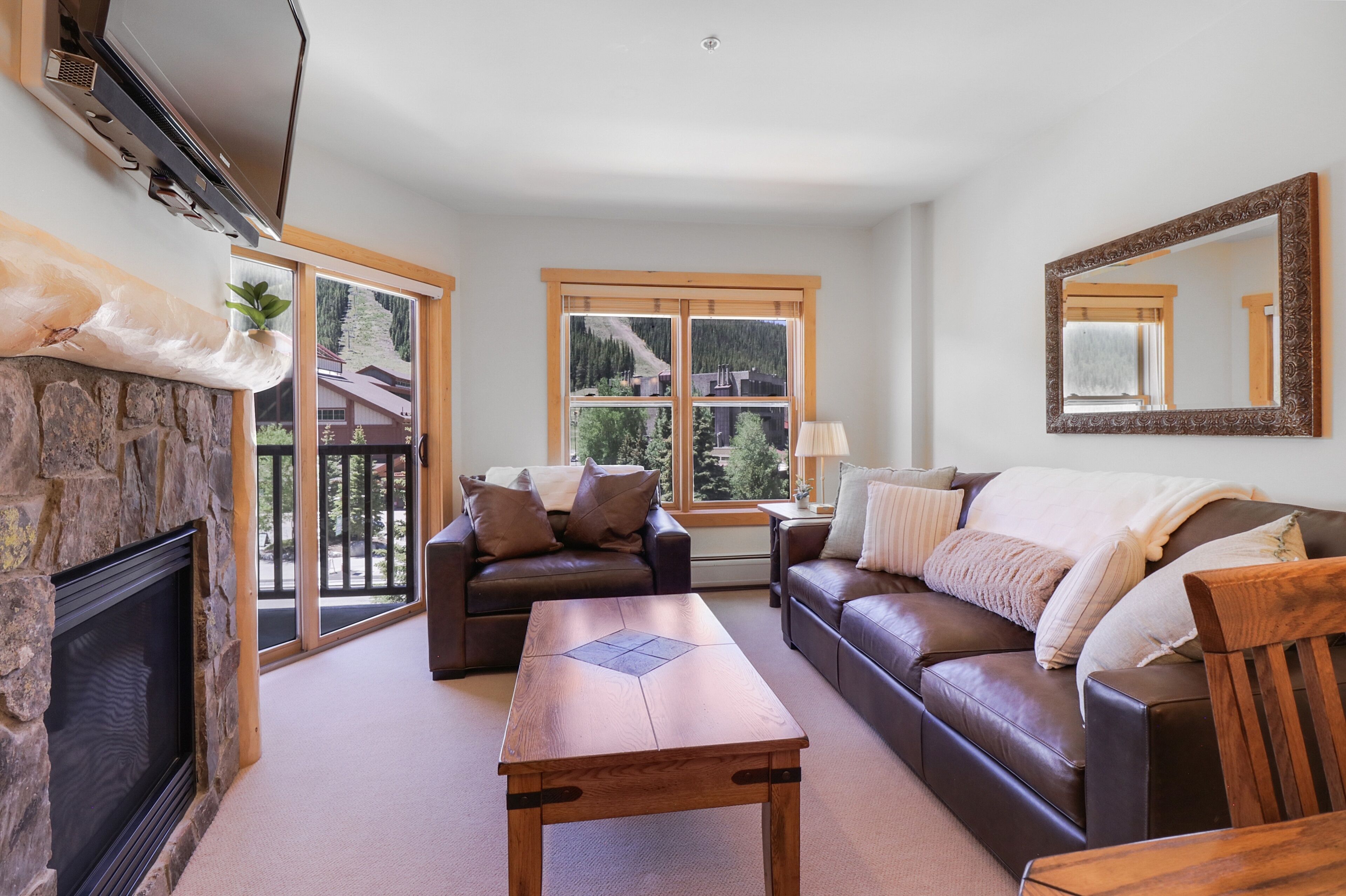 Condo, 1 Bedroom | Living area