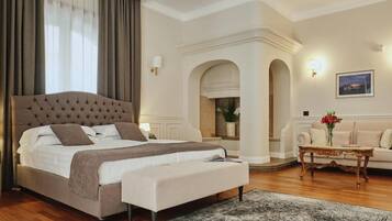 Luxury Suite, Garden View | In-room safe, free WiFi