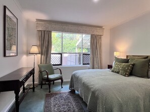 4 quartos, ferros/tábuas de passar roupa, Wi-Fi, roupa de cama