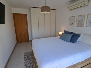 2 bedrooms, free WiFi - Duplex pets welcome - central location (Llançà)