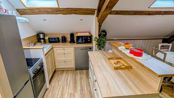 Fridge, microwave, oven, dishwasher
