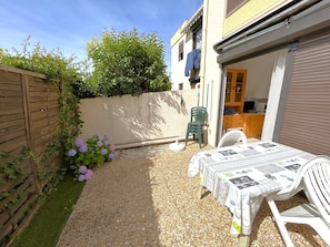 Outdoor dining - Cozy apartment with pool - 3 guests (Argelès-sur-Mer)