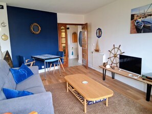 Living area - Air-conditioned apartment in the heart of Mèze - 2 guests (Mèze)