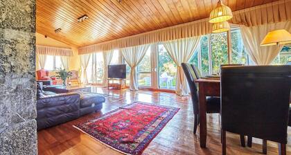 Rural Charm Near the Sea: Casa Íntegra in Ajo