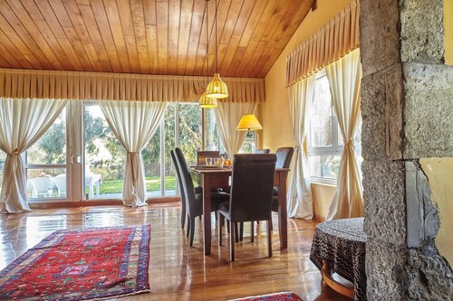 Rural Charm Near the Sea: Casa Íntegra in Ajo