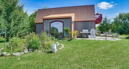 CABIN - Pet Friendly, Lake View, Patio & Deck, Trails