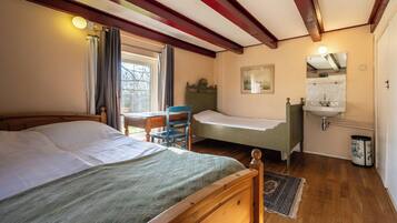 Villa | 4 bedrooms, individually furnished, bed sheets