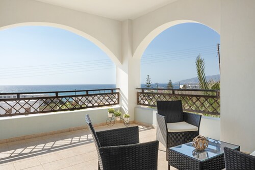 Apartment 'Family House Apartments Arkasa' with Sea View, Wi-Fi and Air Conditioning