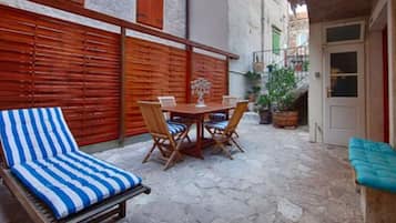 Maison (Four Bedroom House with Terrace) | Extérieur