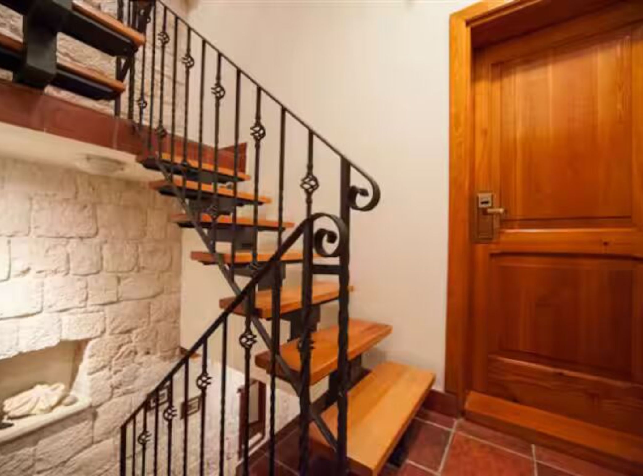 Casa (Four Bedroom House with Terrace) | Scalinata