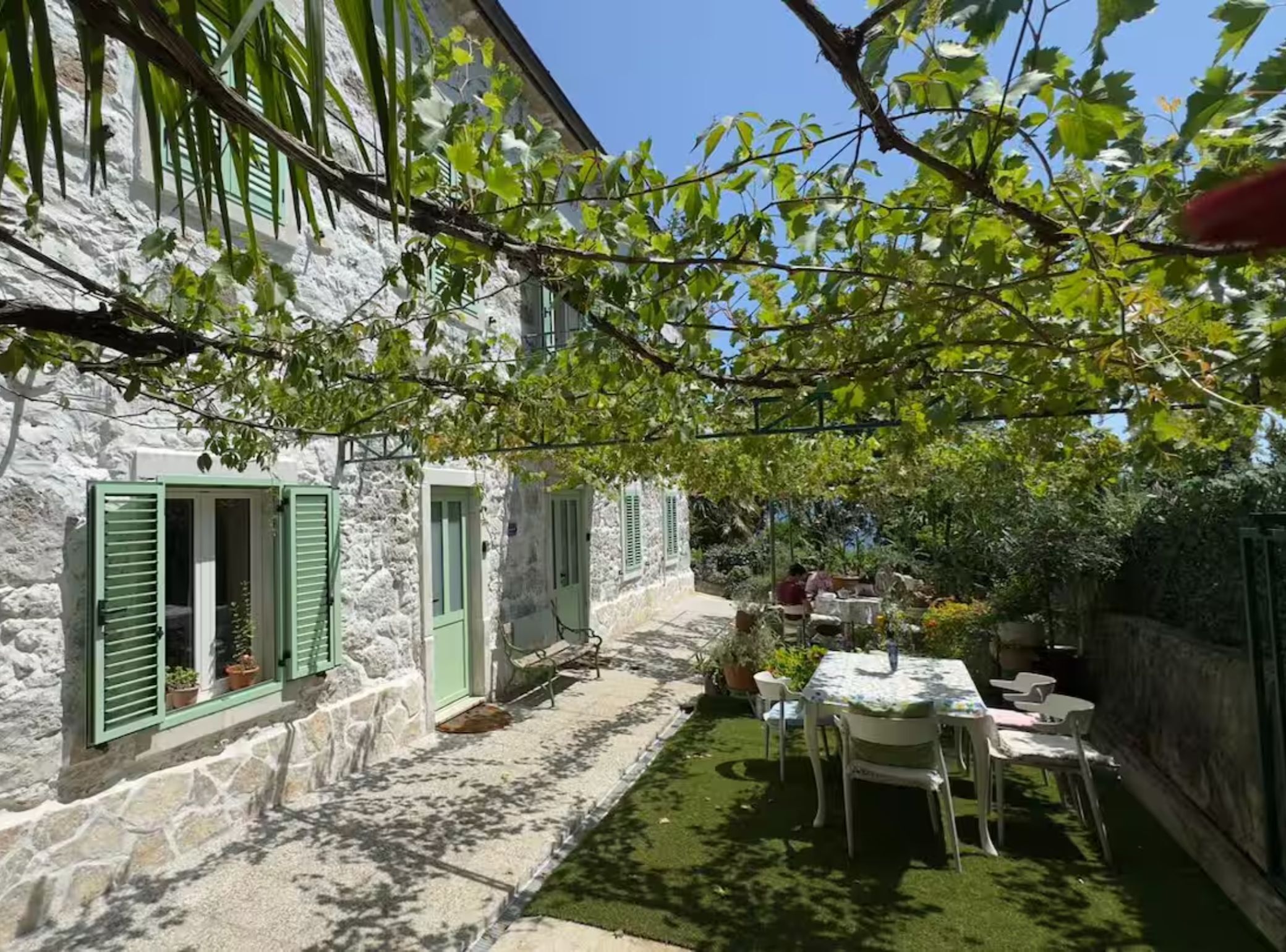 Studio (Studio Apartment with Terrace) | Garden