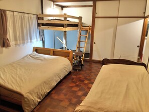 Room - Vrbo Property (南伊豆町)