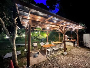 Outdoor dining - Vrbo Property (南伊豆町)