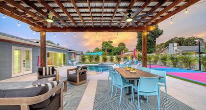 NEW! Heated Pool, Pickleball, Mini-Golf, Play Room