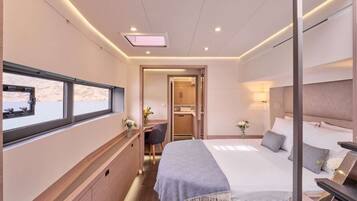 5 bedrooms, WiFi, bed sheets