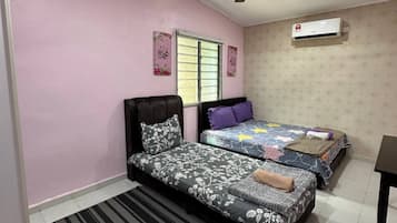 2 bedrooms, iron/ironing board, free WiFi, bed sheets