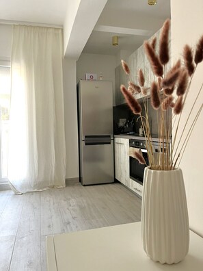Private kitchen - Thessa Aerial - LATE CHECKOUT, PARKING NEARBY, BALCONY (Thessaloniki)