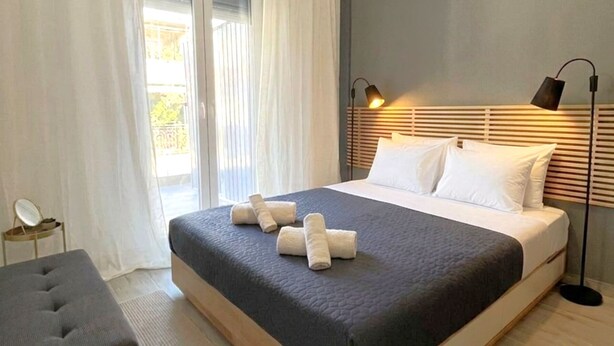 Room - Thessa Aerial - LATE CHECKOUT, PARKING NEARBY, BALCONY (Thessaloniki)